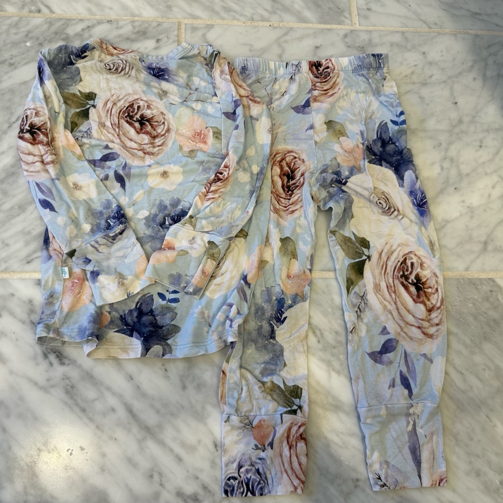 Posh Peanut Blue Floral Pajamas - Picture 2 of 3